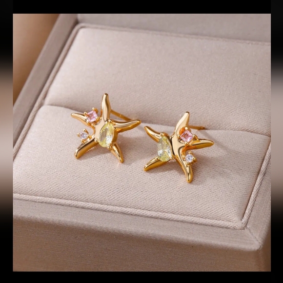 Cubic Zirconia Gold Starfish Stud Earrings - Picture 1 of 2